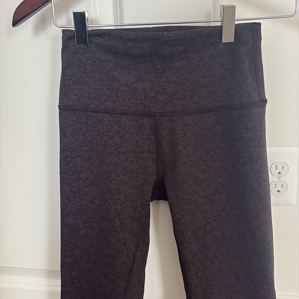 Wunder Under High Rise Legging - Picture 6 of 6